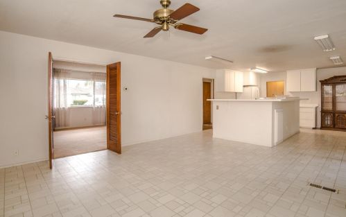 4 Casa Linda Dr, Woodland CA  95695-4612 exterior