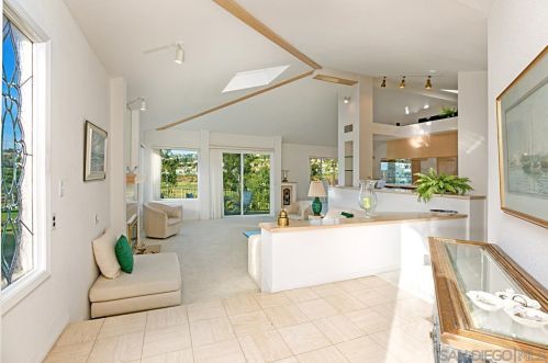 2530 Navarra Dr, Carlsbad, CA 92009-7036