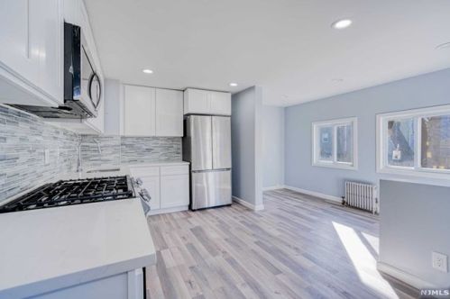 21 Ruth St, Irvington NJ  07111-2526 exterior