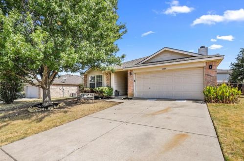 1309 Sequoia Dr, Krum, TX 76249-6884