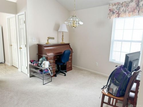 127 Un Rdg Dr, Englewood OH 45322-8773 exterior