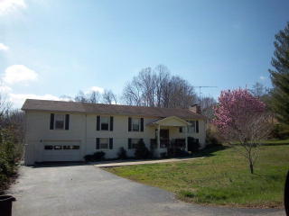 2711 Lake Valley Dr, Cookeville, TN 38506-7453