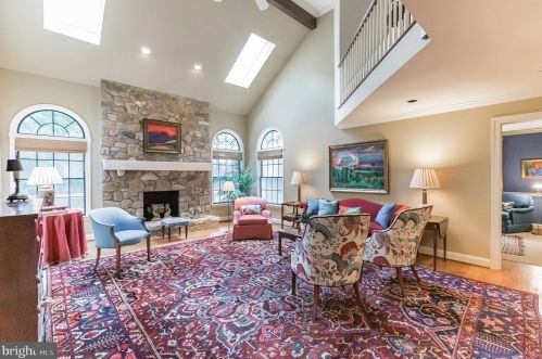 131 Knoxlyn Farm Dr, Kennett Sq PA  19348-2700 exterior