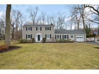 8 Revere Rd, Tokeneke, CT 06820-3323