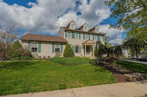 2630 Fieldview Dr, Macungie, PA 18062-8416
