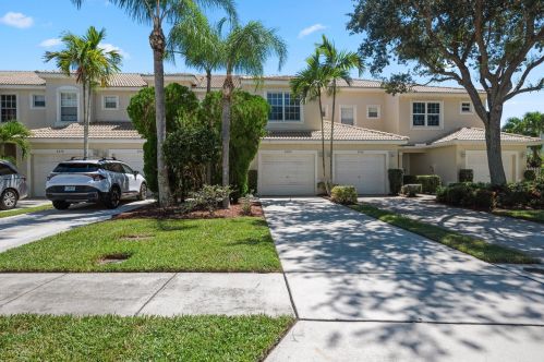 8084 Briantea Dr, Boynton Beach FL  33472-2745 exterior