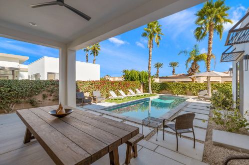 57768 Salida Del Sol, La Quinta CA  92253-8186 exterior