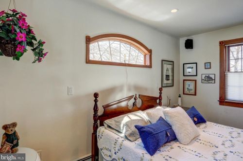 210 Hoernerstown Rd, Hummelstown PA  17036-9503 exterior