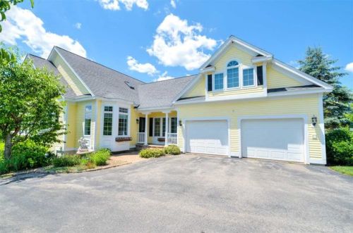 7 Hawkins Pond Ln, Salem, NH 03079-1899