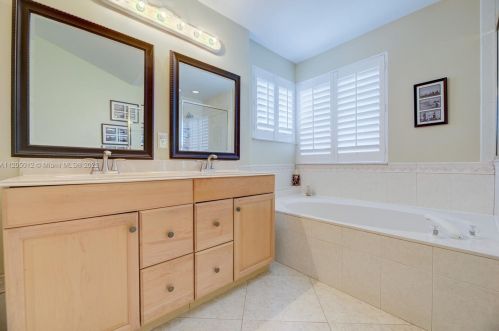 15612 16 Ct, Hollywood FL 33027-2347 exterior