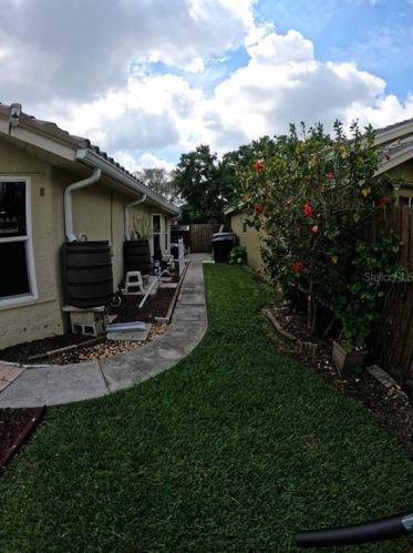 801 Live Oak Ave, Saint Petersburg FL  33703-3177 exterior
