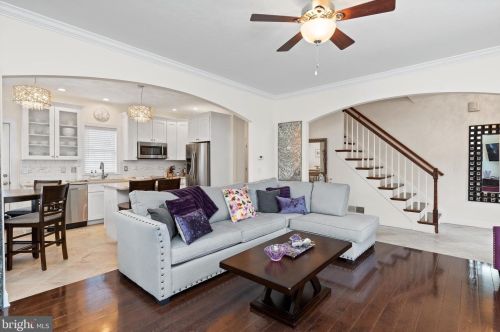 319 Faulkner St, Camp Hill, PA 17011-3726