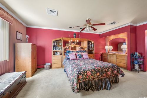 33 Lorijean Ln, Elwood NY  11731-4118 exterior