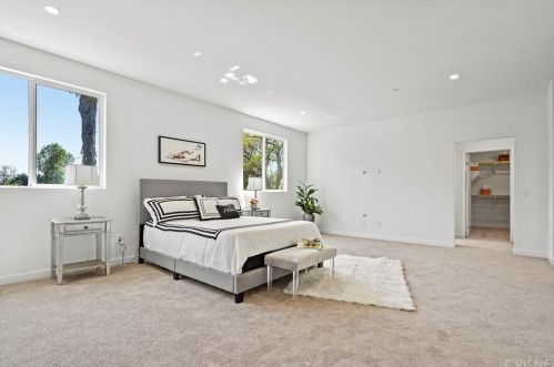 17309 Lemay St, Van Nuys CA 91406-5400 exterior