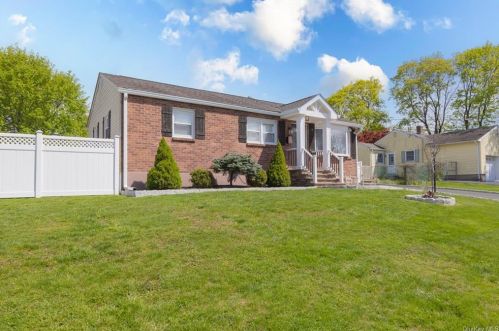 8 Walter Dr, Stony Point, NY 10980-1206