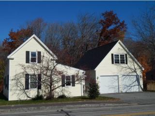 81 Main St, Seabrook NH  03874-4516 exterior