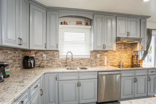 66 Ronkonkoma Blvd, South Setauket, NY 11720-3320