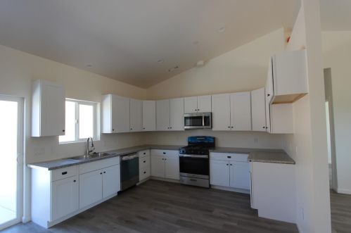 22124 Hacienda Dr, Grass Valley, CA 95949-8987