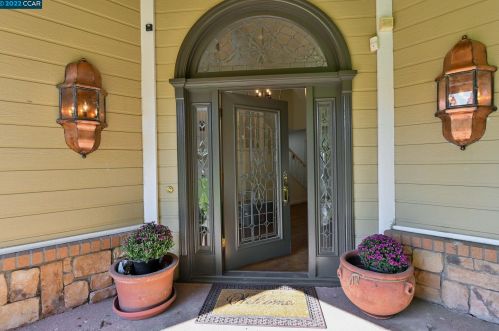 150 Arends Dr, Danville, CA 94506-2058