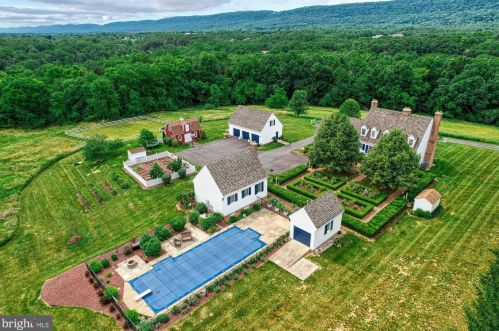10 Dubs Cir, Navy Sup Dpt, PA 17050-1655