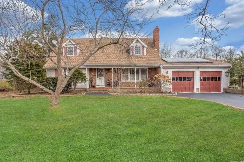 491 Sylvan Ave, Bay Port, NY 11705-1536