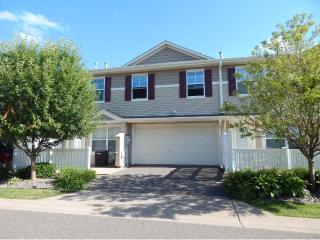 10821 Kingsfield Ln, Saint Paul, MN 55129-8351