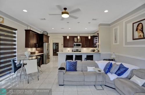 13451 21st St, Hollywood FL  33027-2671 exterior