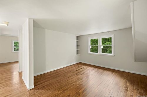 1025 Peekskill Hollow Rd, Tompkins Corners NY  10579-1715 exterior