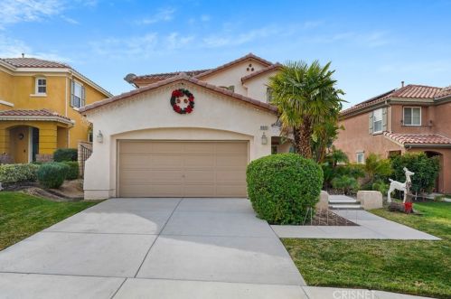 19920 Holly Dr, Santa Clarita CA  91350-3698 exterior