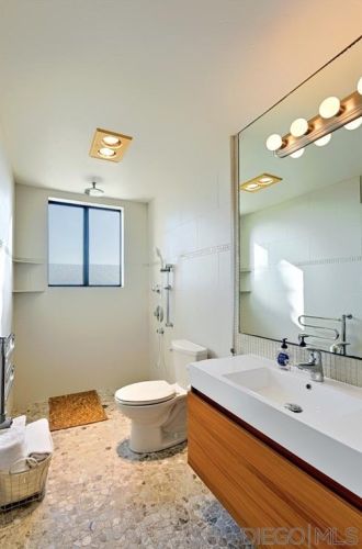2595 Ocean Front Walk, San Diego, CA 92109-8240