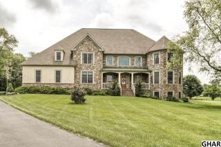 15 Farm Ln, Carlisle, PA 17015-7648