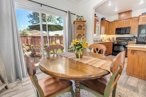 3010 La Vina Cir, Los Banos CA  93635-9497 exterior
