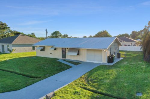 1652 Angelico Ln, Fort Pierce, FL 34984-3602
