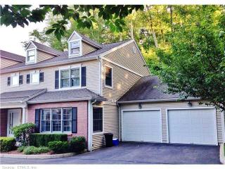 56 Redspire Ct, Bridgeport, CT 06611-5726