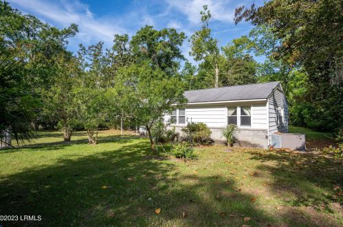 2301 Langhorne Dr, Beaufort, SC 29902-6518