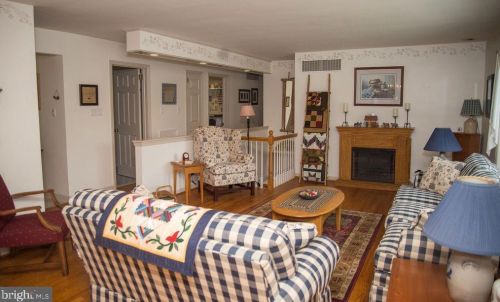 61 Lakeview Dr, Pilesgrove NJ 08098-2081 exterior