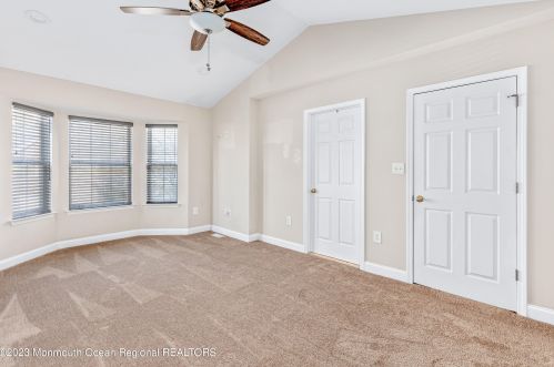 32 Picket Pl, East Freehold NJ  07728-9532 exterior