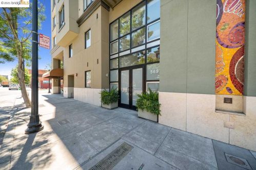 569 9th St, Oakland CA  94607-3833 exterior