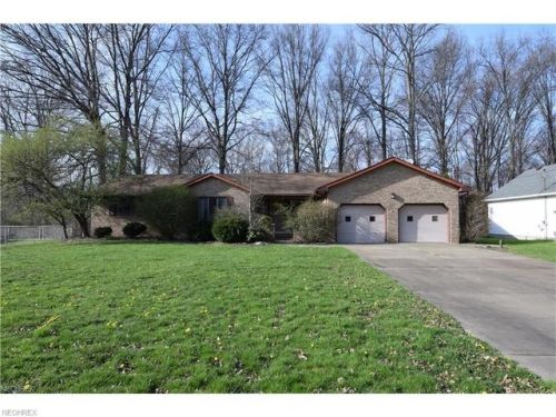 560 Ravine Dr, Youngstown, OH 44505-1606