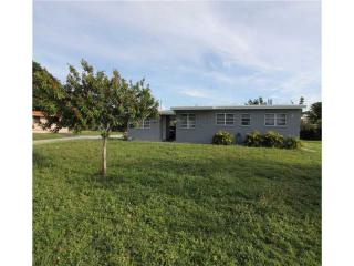 8975 56th St, Miami, FL 33165-6670