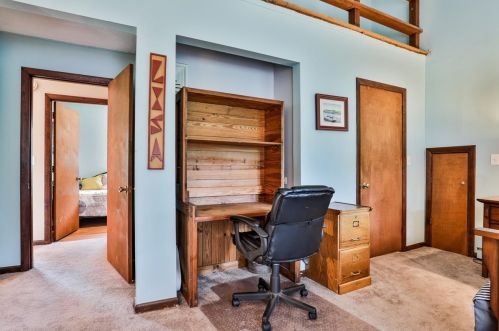 2 Harvest Dr, Derry NH  03038-4872 exterior