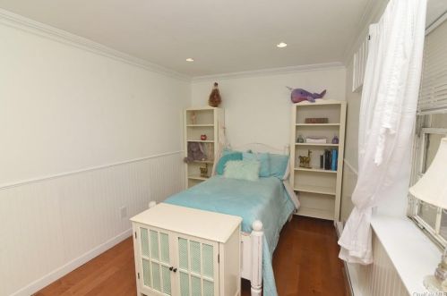 413 Woodland Hl Rd, White Plains NY  10603-3135 exterior