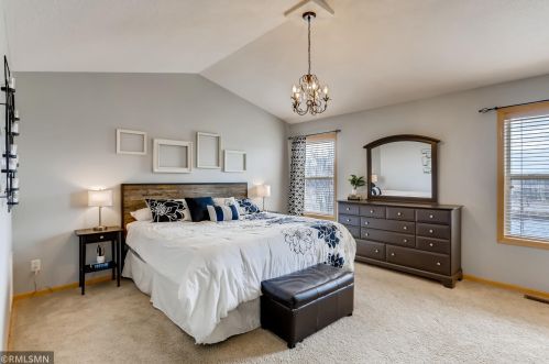 1136 Kerber Pass, Chaska MN 55318-5402 exterior