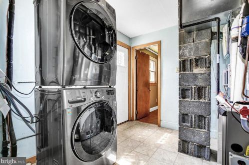 305 Shawnee Trl, Browns Mills NJ  08015-6119 exterior