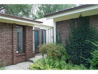 2107 Holland Sylvania Rd, Maumee, OH 43537-1322