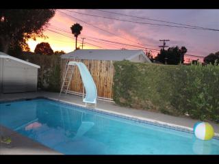 6835 Nestle Ave, Los Angeles CA  91335-4543 exterior
