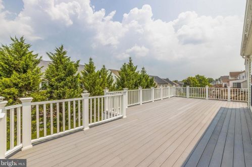 8148 American Holly Rd, Lorton VA  22079-5612 exterior