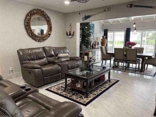 813 Barfield Dr, Marco Island, FL 34145-2347