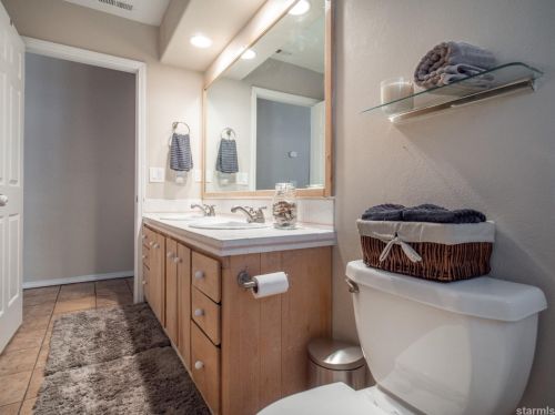 2582 Humboldt St, South Lake Tahoe CA  96150-7227 exterior