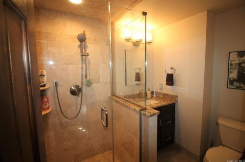 7 Meadowview Dr, Poughkeepsie NY 12603-5505 exterior